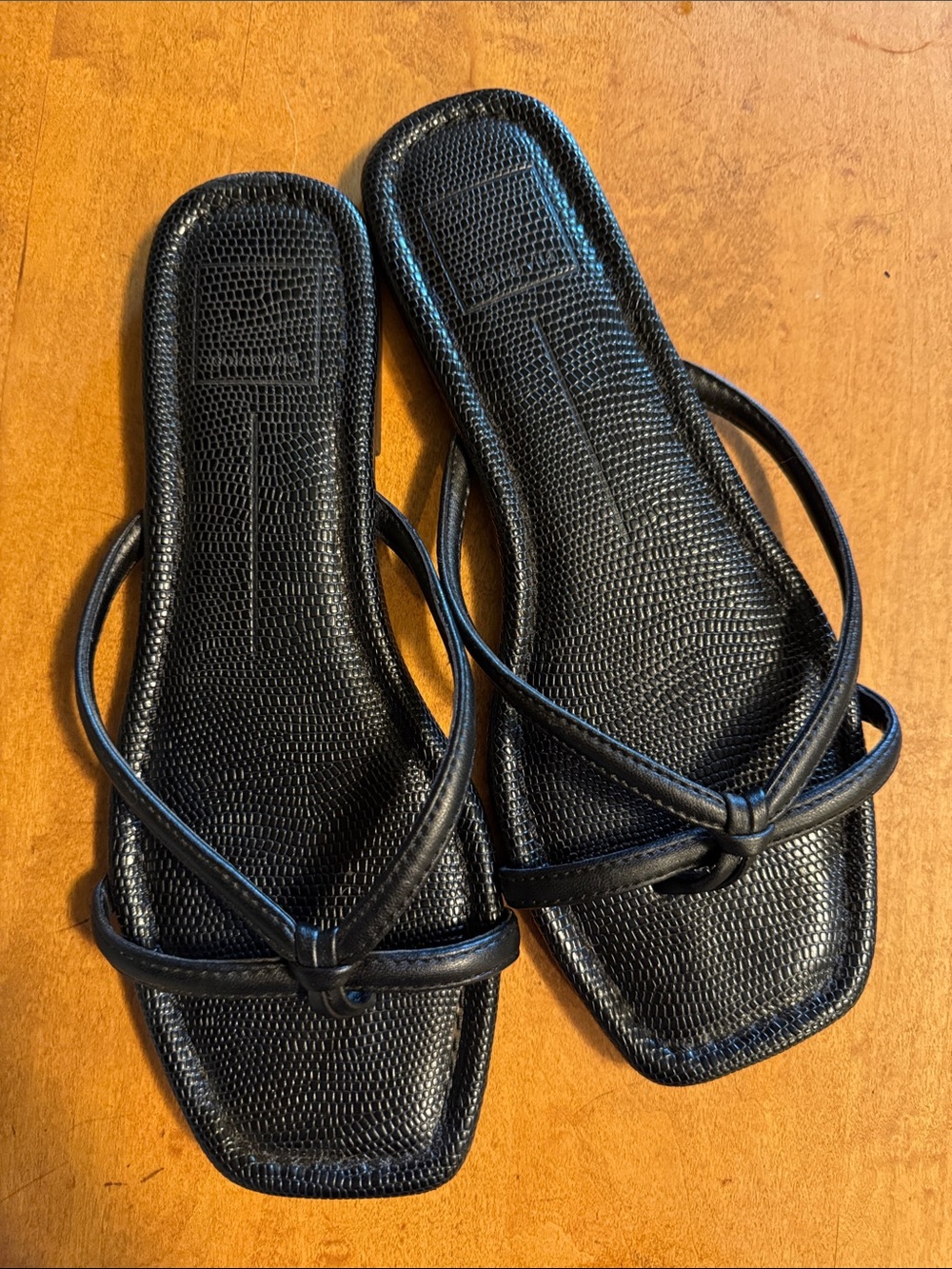 Dolce Vita “Rhyan” Black Strappy Flat Sandals — Textured Leather